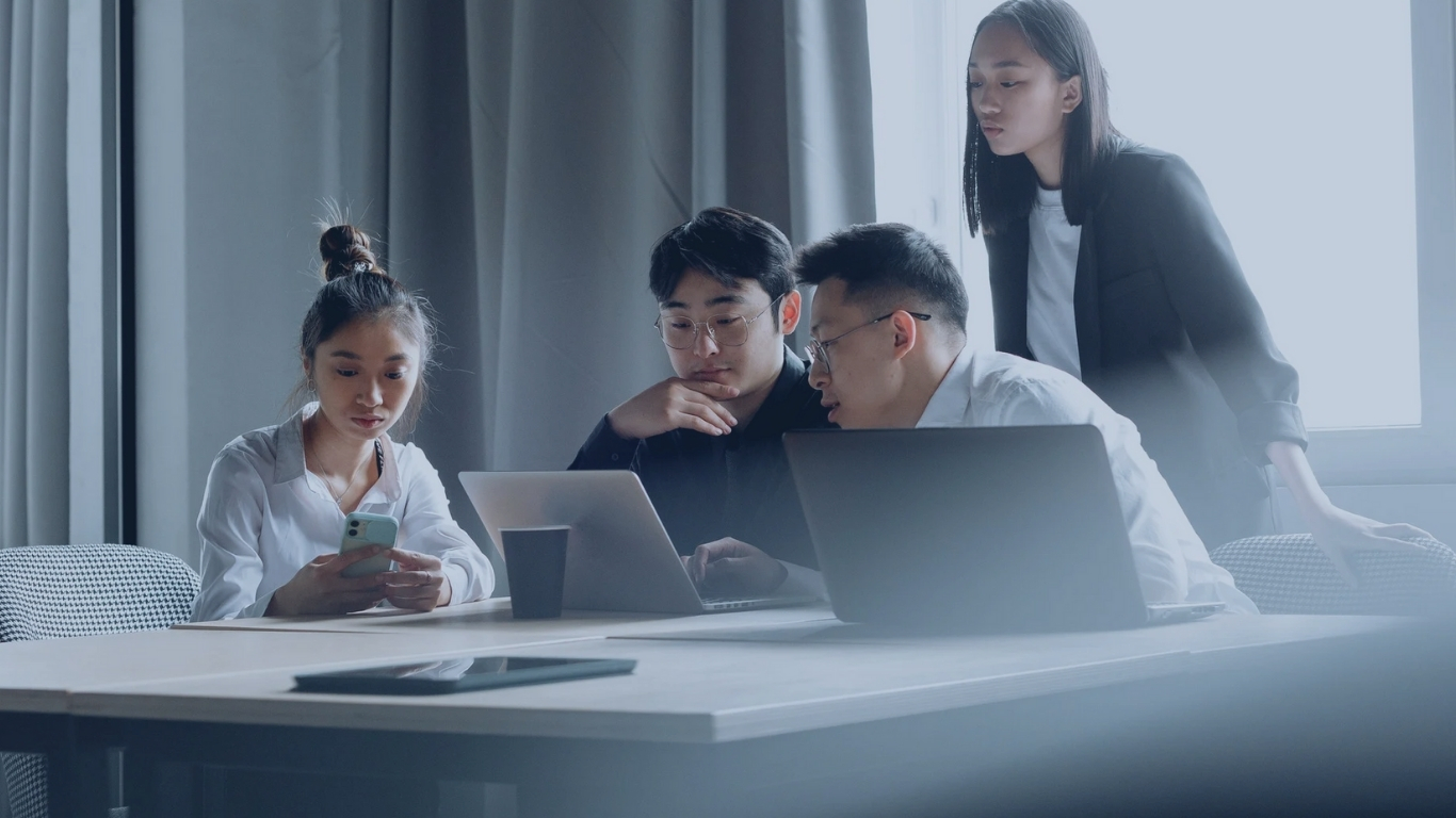 Fundo de escritório moderno e tecnológico representando um ambiente de trabalho digital